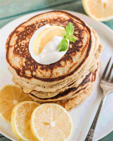 These Healthy Lemon Ricotta Buttermilk Pancakes are SO fluffy and cakey and sweet and delicious ...
