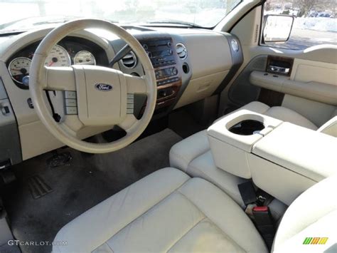 Tan Interior 2004 Ford F150 Lariat SuperCab Photo #43248026 | GTCarLot.com