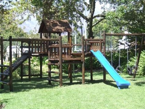 Pin by Lindsay Cummins on Outdoor Play | Pinterest | Jungle gym, Natural playground, Outdoor ...