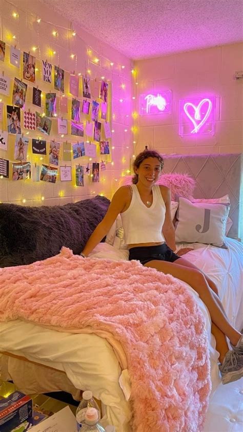 cute pink dorm | Dorm room lights, Dorm room pictures, Dorm room