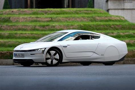 Volkswagen XL1 Officially Goes on Sale