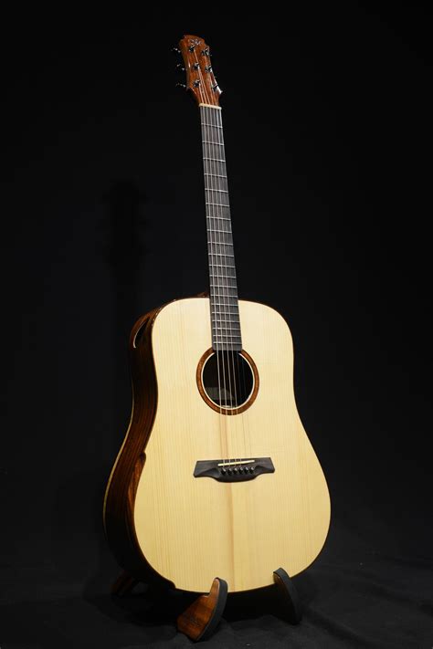 Rosetta | Dreadnought - Maestro Guitars | Tone Remastered