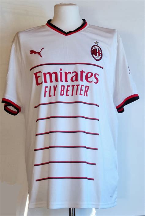 Zlatan Ibrahimović AC Milan Signed Shirt - CharityStars