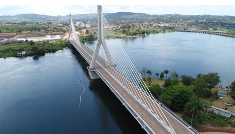 Ouganda: inauguration de « La source du Nil », le premier pont à ...