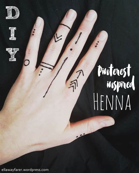 35 Simple Henna Tattoo Designs to Show Off in Warm Weather