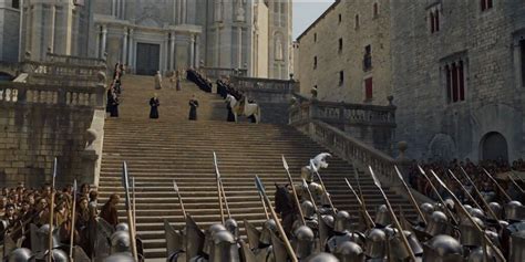 Game of Thrones Set Photos Tease King's Landing