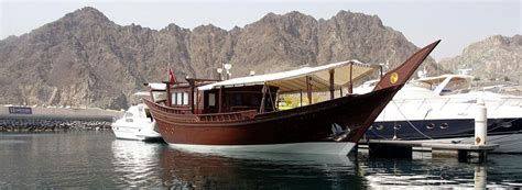 SUNDOWNER CRUISE – DHOW CRUISE