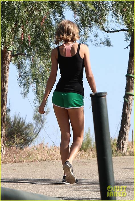 Taylor Swift Was Photographed Hiking Backwards & Her Explanation Is ...