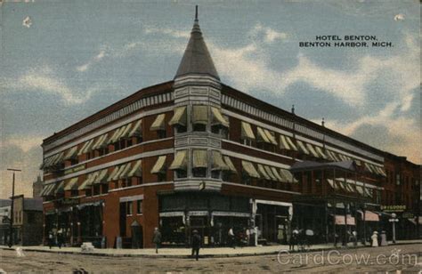 Hotel Benton Benton Harbor, MI Postcard