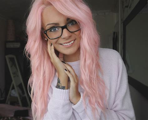 Light pink hair. OH MY GEEZ I AM QUITTING MY JOB AND FINDING ONE THAT I CAN HAVE MY HAIR LIKE ...