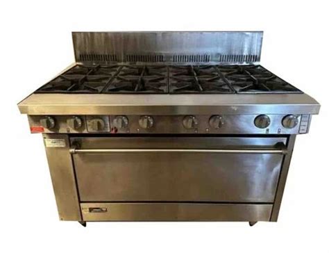 8 Burner Gas Range, For Restaurant at Rs 60000 in New Delhi | ID: 2848949382773