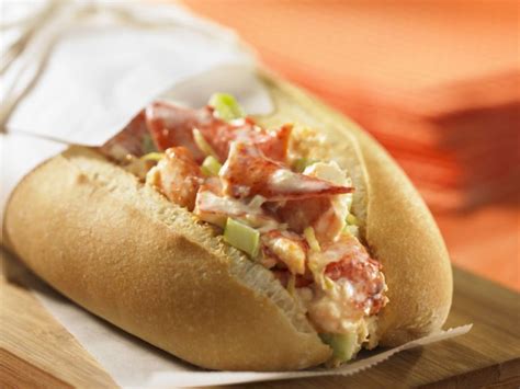 Maine Lobster Roll Recipe | EatSmarter