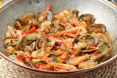 cataplana de marisco - serve over arroz or fetecinni alfredo (divine ...