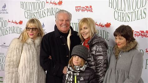 Robert Wagner and Family "85th Annual Hollywood Christmas Parade" Red Carpet - YouTube