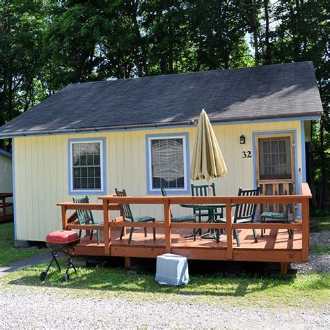 Lake George Cottages & Family Resort | Twin Birches Cottages