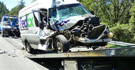 Big rig, delivery truck crash on northbound I-5