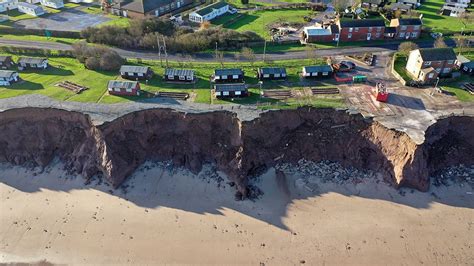 East Yorkshire erosion-threat coastal homes spark cash plea - BBC News