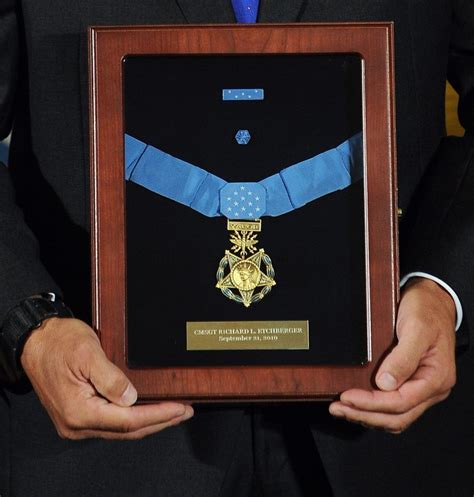 Obama presents Medal of Honor - UPI.com