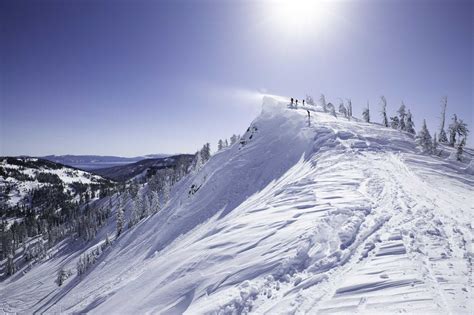 One dead, one seriously injured in avalanche at Alpine Meadows near Tahoe