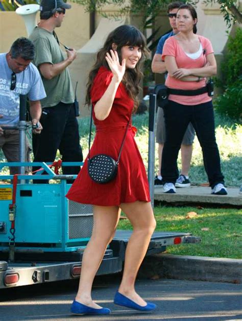 Zooey Deschanel - on the set of The New Girl - Zooey Deschanel Photo ...