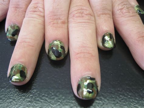 Camo Nail Art | Camo nail art, Camo nails, Nails