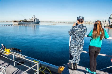 DVIDS - Images - USS Harpers Ferry departs for regularly scheduled deployment [Image 2 of 5]