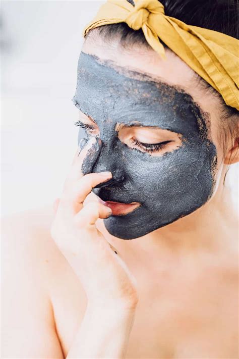 13 Detoxifying Charcoal Face Masks You Can Make at Home | Hello Glow