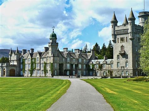 Scotland's Iconic Castles & Gardens