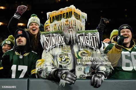 Green Bay Packer Fans Photos and Premium High Res Pictures - Getty Images