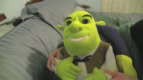 Shrek From Outer Space Defence Pistol Pete - YouTube