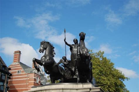 Statue of Queen Boudicca - London