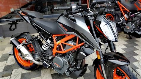 KTM 390 DUKE - Metallic Silver | Walkaround Review - KTM 390 Duke | features, price, review ...