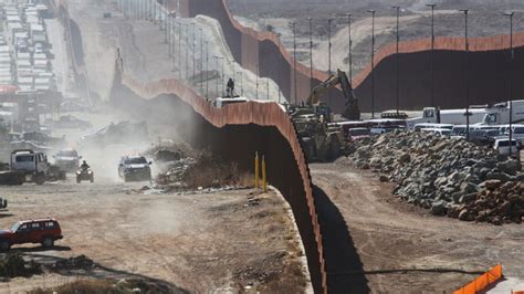 Featured Route: Mexico Border Wall – Buildering