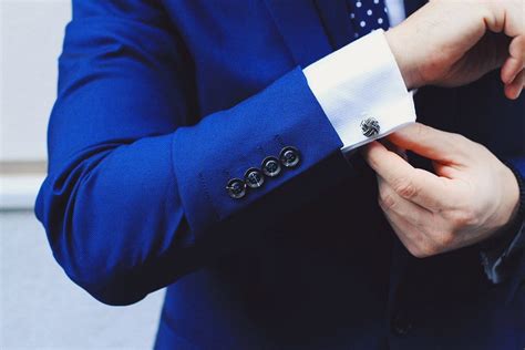 Everything You Need to Know About Cufflinks - The GentleManual | A ...