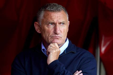 Tony Mowbray explains why Sunderland won't be 'chucking' striker into first team - Sports ...