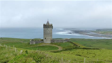 DOONAGORE CASTLE - DOOLIN - COUNTY CLARE - IRELAND - YouTube