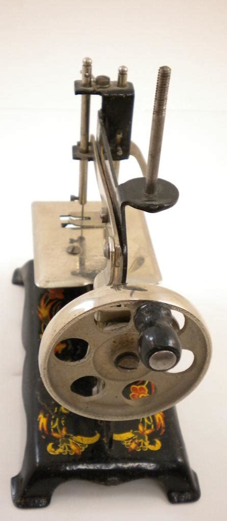 Vintage Toy Sewing Machine