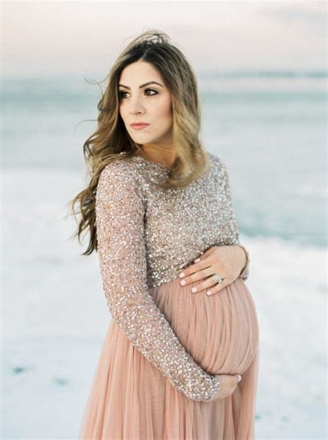 Vestido de maternidad rosa | Maternity photoshoot outfits, Maternity shoot outfit, Maternity ...