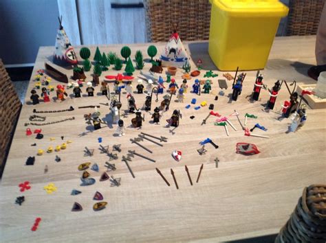 Lego mini figures - knights - and miscellaneous - Catawiki