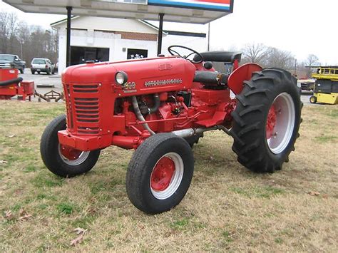 NICE INTERNATIONAL 300 UTILITY TRACTOR 2WD | eBay