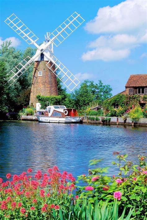 Windmill on the water, so pretty in 2020 | Windmill water, Dutch ...