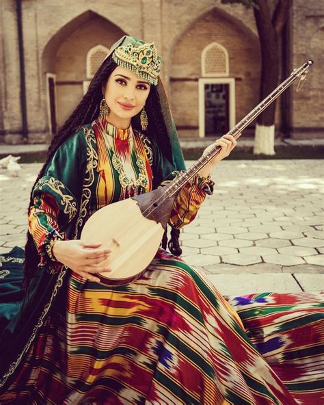 Узбечка. Uzbekistan | Этнические наряды, Традиционные платья, Мусульманские девушки