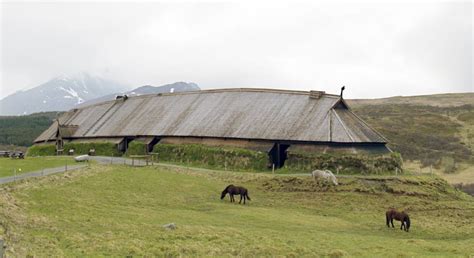 Viking feasting hall discovery resembles Beowulf hall of Heorot | Ancient Origins