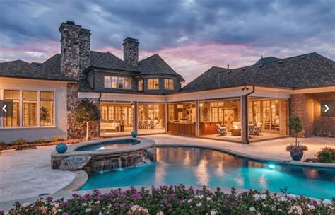 Brentwood Homes With A Pool | Williamson County TN