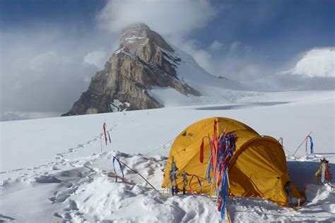 15 Popular Mountaineering Destinations in India