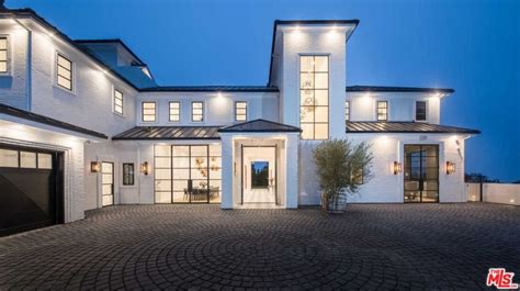 PHOTOS | Check out LeBron James' new $23 million dollar Los Angeles mansion | wkyc.com