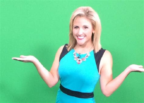 Is Laura Hettiger Single or Married? Facts About KMOV’s Anchor - Networth Height Salary