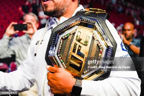 Heavyweight Title Belt Photos and Premium High Res Pictures - Getty Images