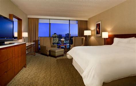 The Westin Galleria Houston vs The Westin Oaks Houston At The Galleria ...