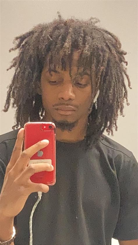 I have freeforms but should I get a retwist or keep it freeform? : r/Dreadlocks